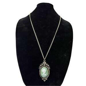 Gold Tone Leaf Top with 3 RSs Oval Green & White Lady Cameo Pendant Necklace 30”